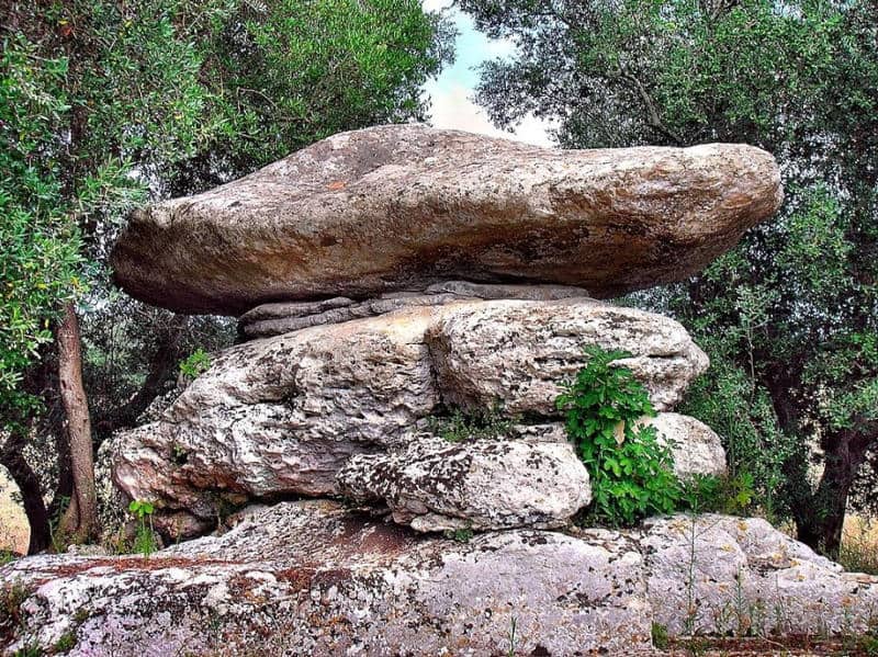 La collina delle ninfe e dei fanciulli: tracce di storia e di leggenda