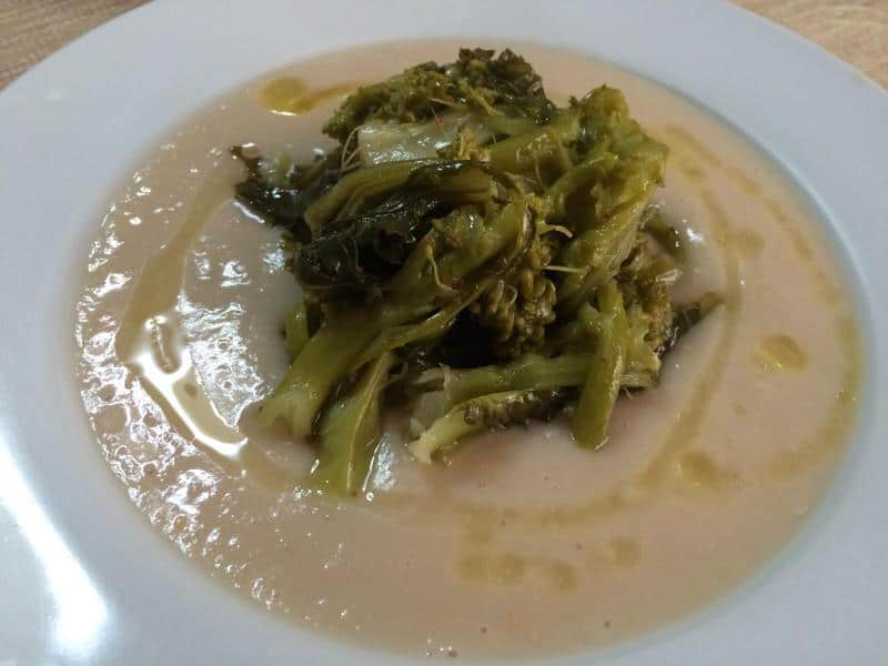 Sapori del Salento: ecco la ricetta delle “fave nette e cicore”
