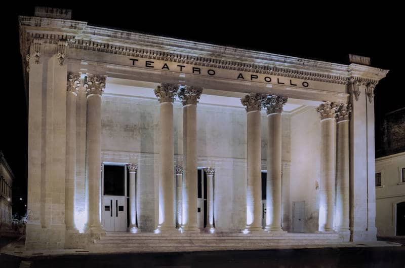 Una delle più belle opere architettoniche del Salento: il Teatro Apollo